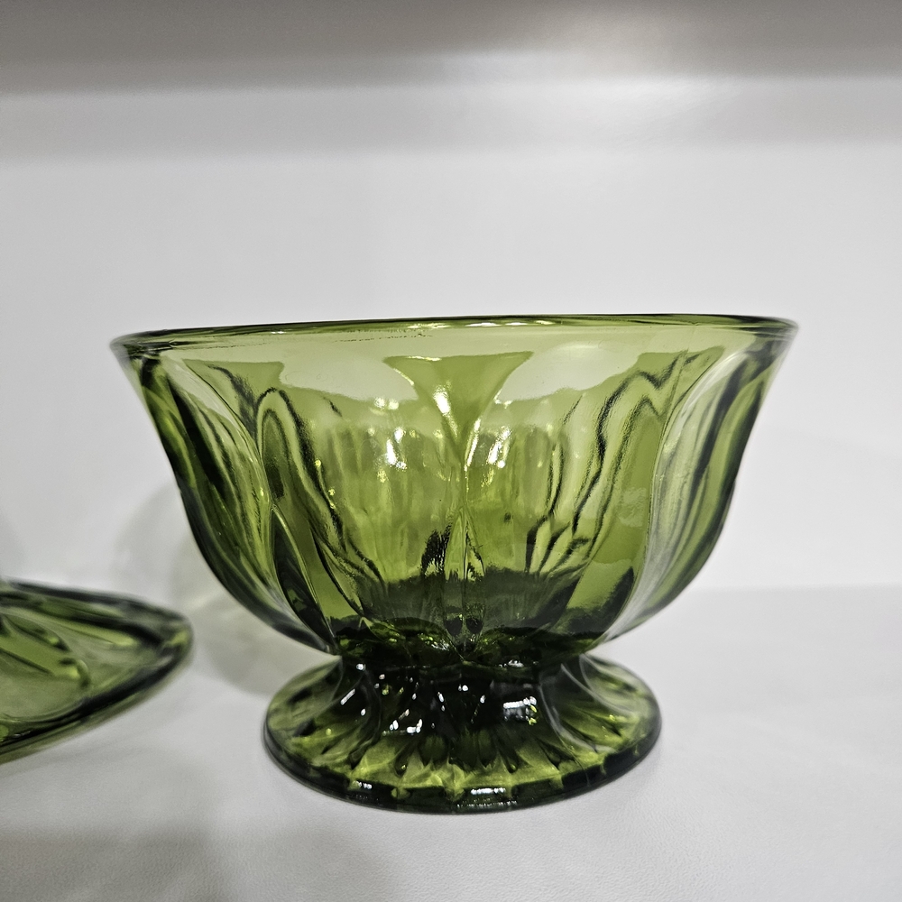 Anchor Hocking Green Glass Covered Candy Dish - Picture 12 of 13